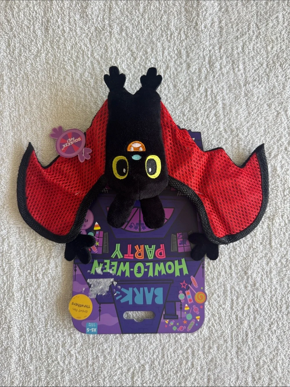 Bark Howl-O-Ween Party Bat Toy - Black & Red